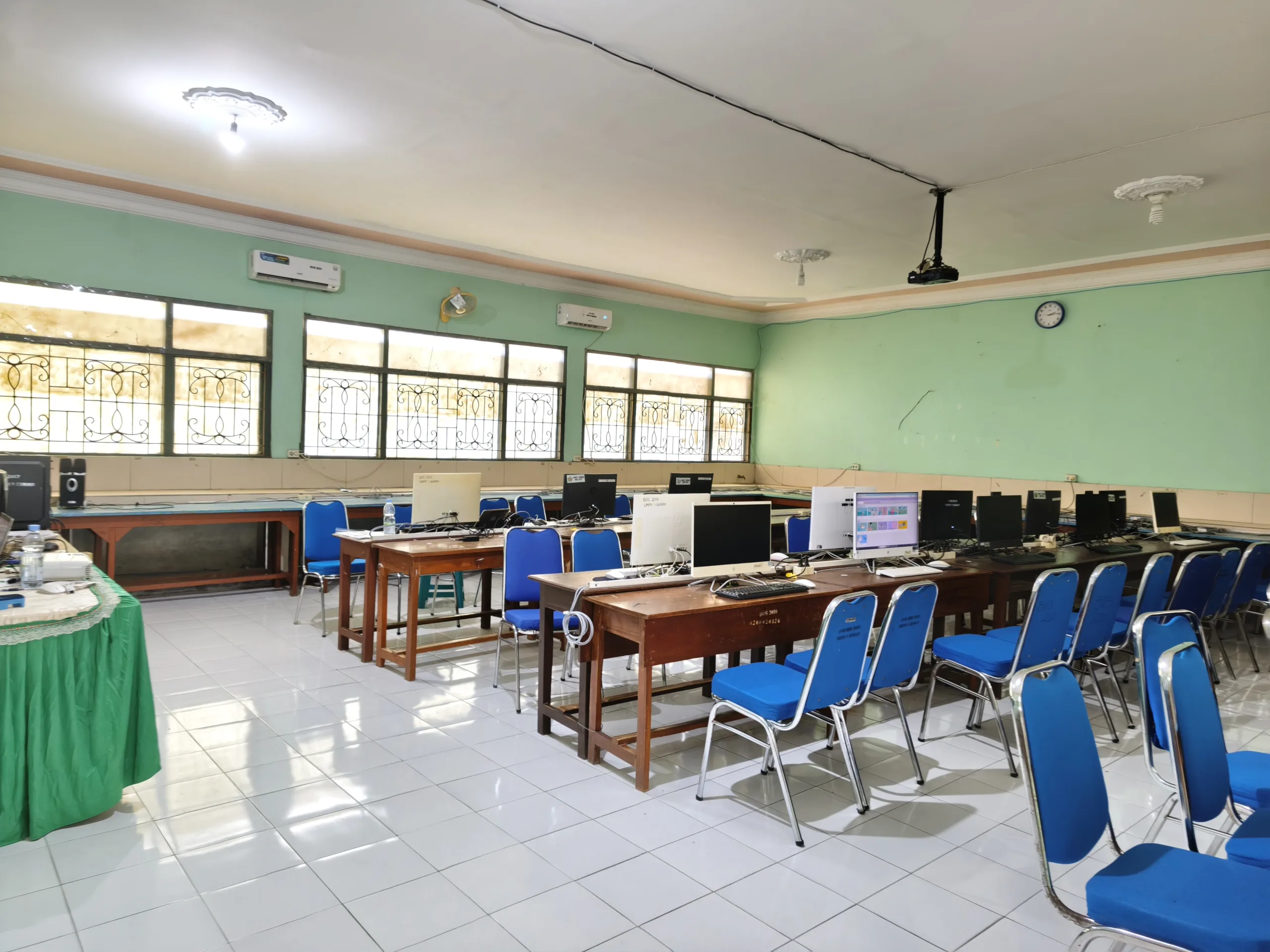 Laboratorium Komputer TIK